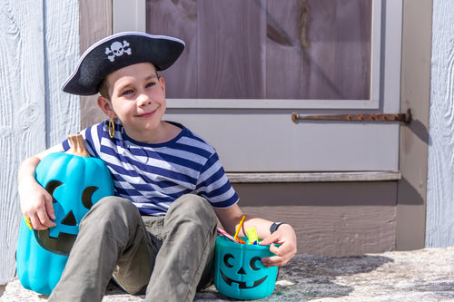 The Teal Pumpkin Project: A Safer, More Inclusive Halloween [30+ Non-Food Treat Ideas]